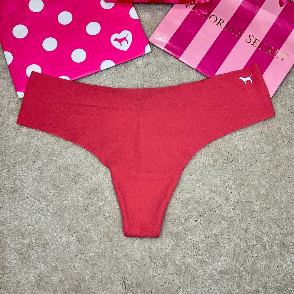 New Victoria’s Secret PINK Salmon Dog logo smooth no show Thong Panties Large L